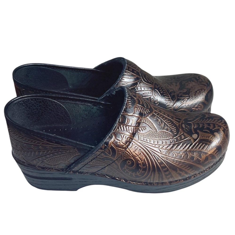 Dansko Brown Tooled Comfort Clogs Size 39 EU / 7 US Comfy Western Work Shoes - Picture 3 of 8